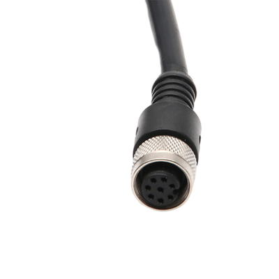 IP67の直角の電線ケーブルはM12 2 Pin 3 Pin 4のピン コネクタを防水する