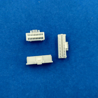 1.0mm ピッチワイヤ 板への接続家具 モレックス501189の同等 ブラスコンタクト PA66